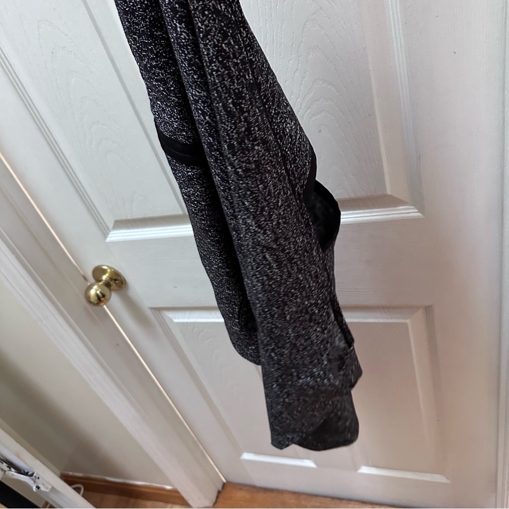 Lululemon Vinyasa Wrap Running Luon Jacquard Black White gray Black scarf - Picture 7 of 7